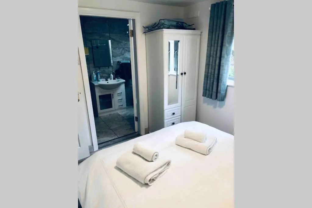 Fuchsia Apartment Tranquil Modern Seaside Apartment On The Wild Atlantic Way Galway Irlande