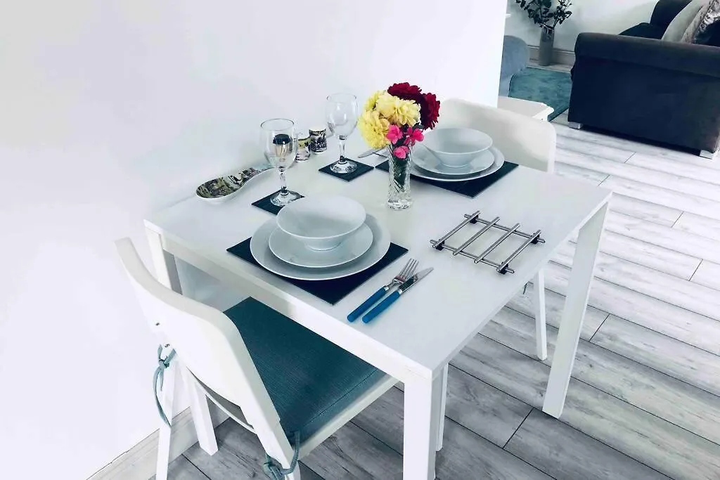Fuchsia Apartment Tranquil Modern Seaside Apartment On The Wild Atlantic Way Galway 0*,  Irlande