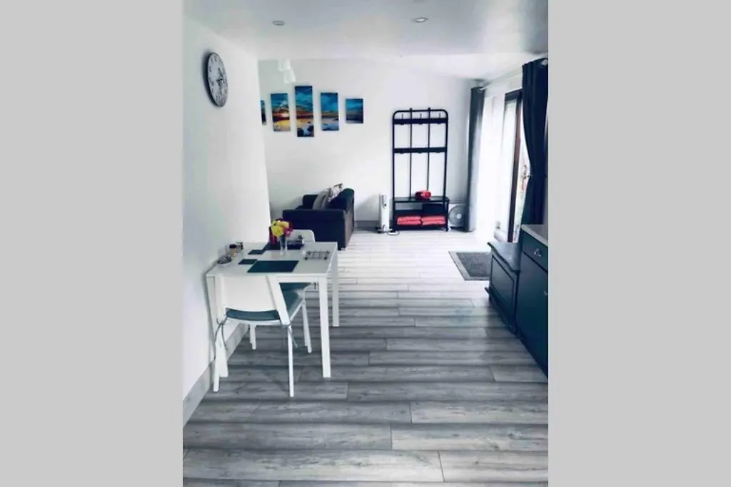 Fuchsia Apartment Tranquil Modern Seaside Apartment On The Wild Atlantic Way Galway 0*,